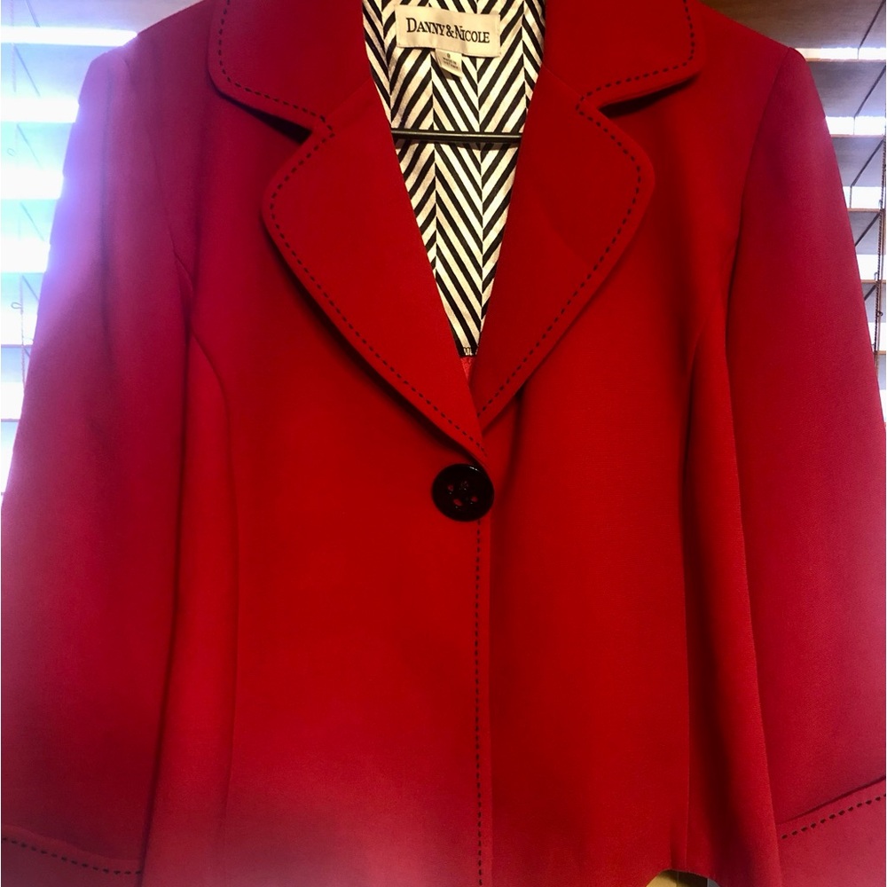 Danny & Nicole 90’s style red blazer, super cute!